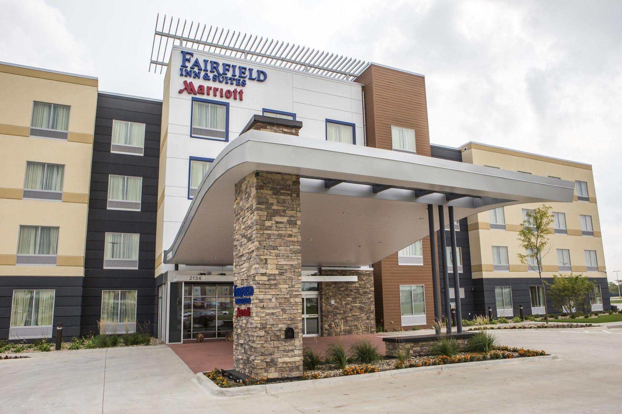 Fairfield Inn & Suites By Marriott Waterloo Cedar Falls Exterior foto